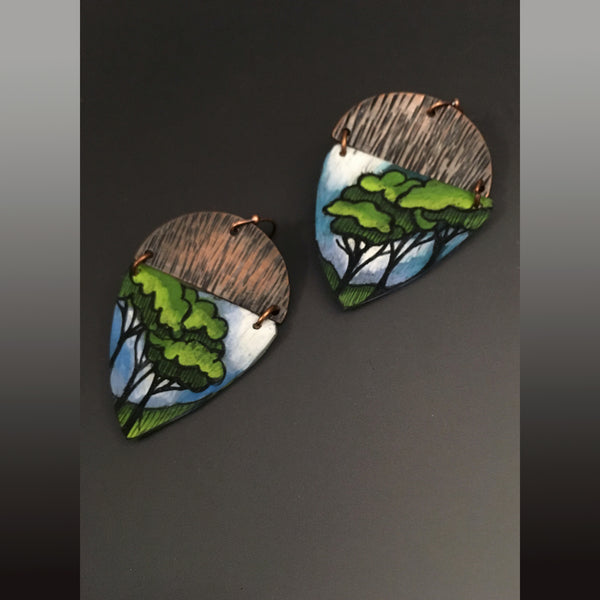 Under the Shades of Nature Earrings